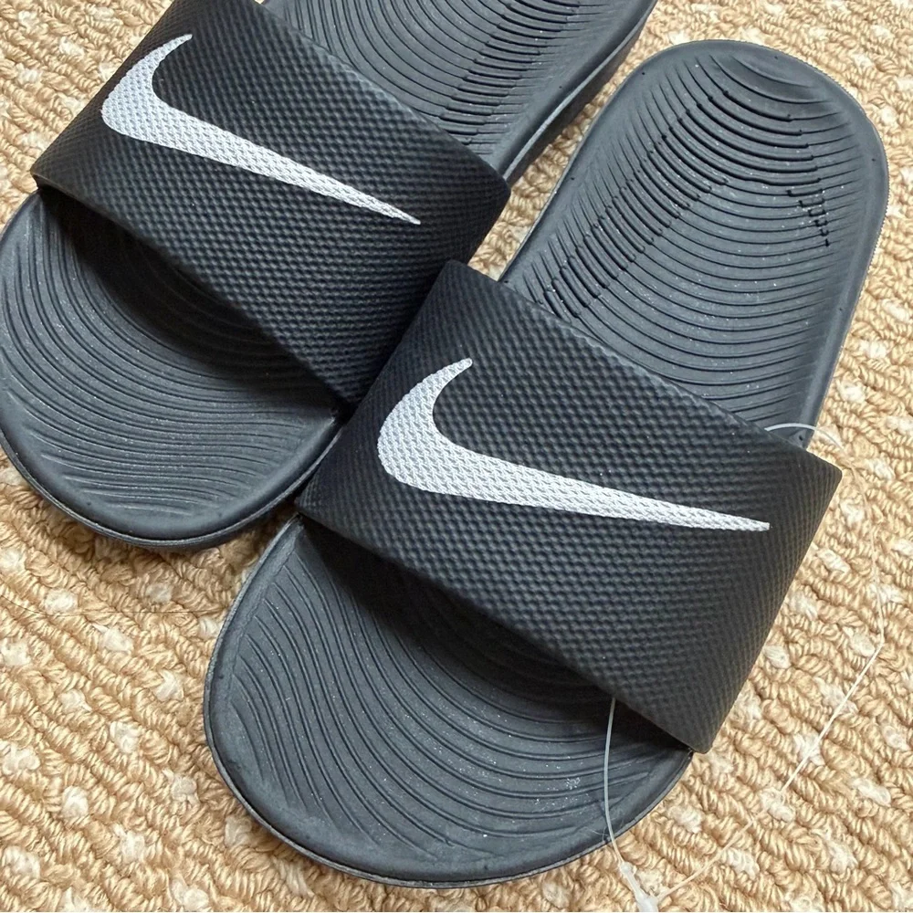 NEW Nike Kids Black Kawa Slides Size 12